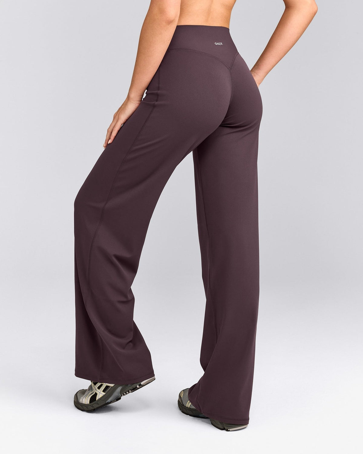 SoftMotionTM Straight Leg Pants | Dark Umber Brown
