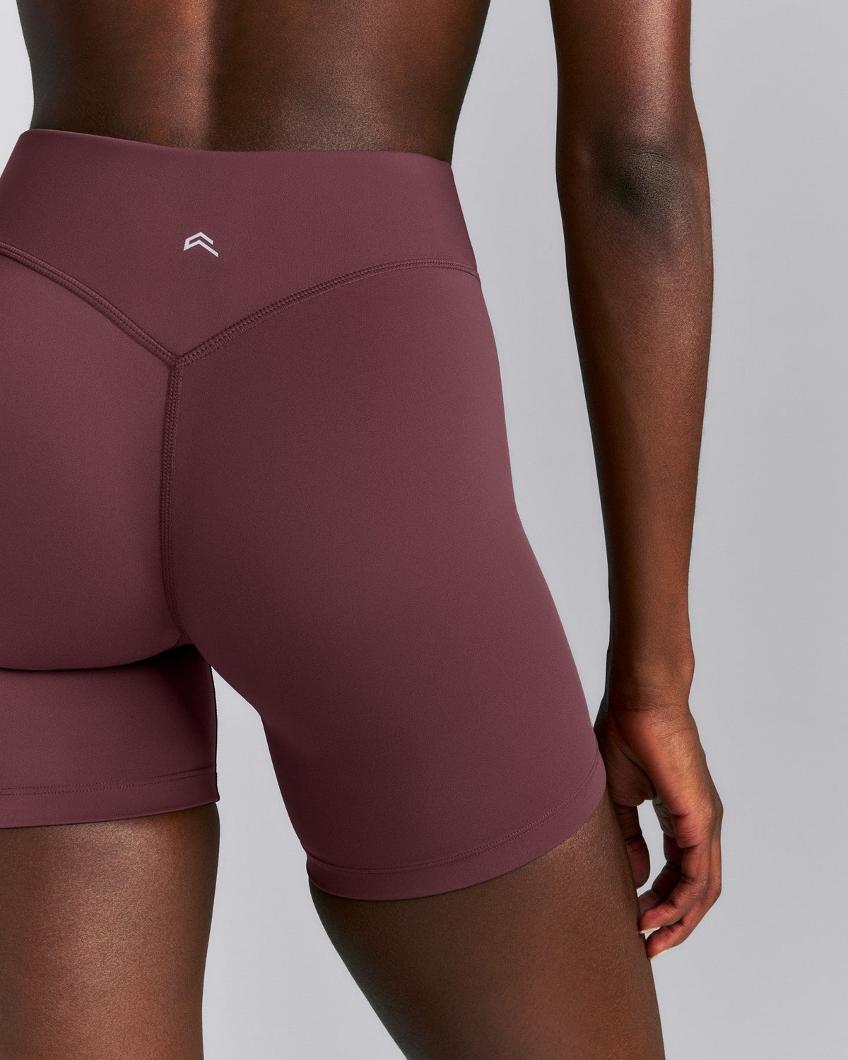 UnifiedMoveTM V Front Mid Rise Shorts 6" | Velvet Mocha