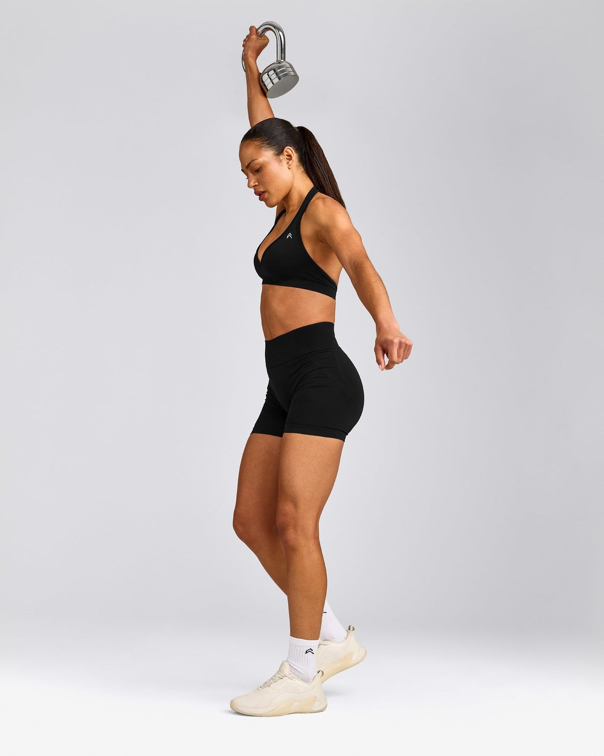EffortlessLiftTM Seamless Halter Neck Sports Bra | Black