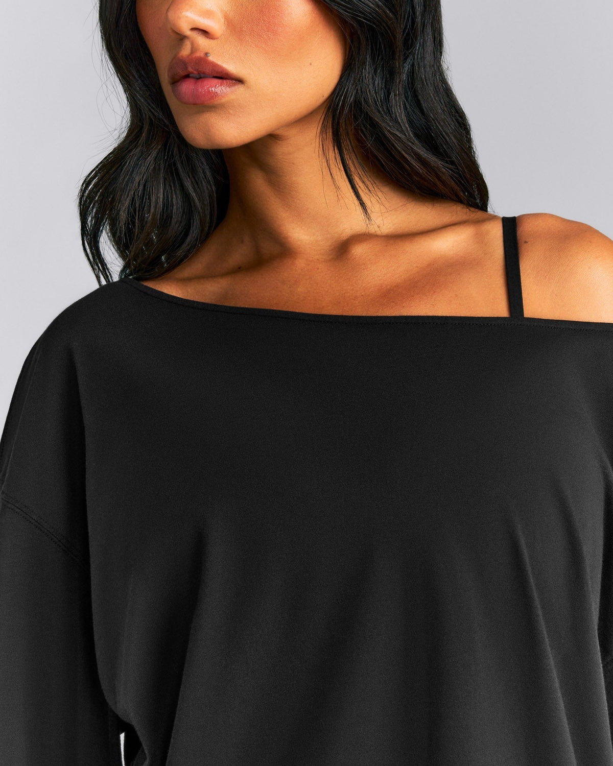 Slouchy One Shoulder Tee | Black