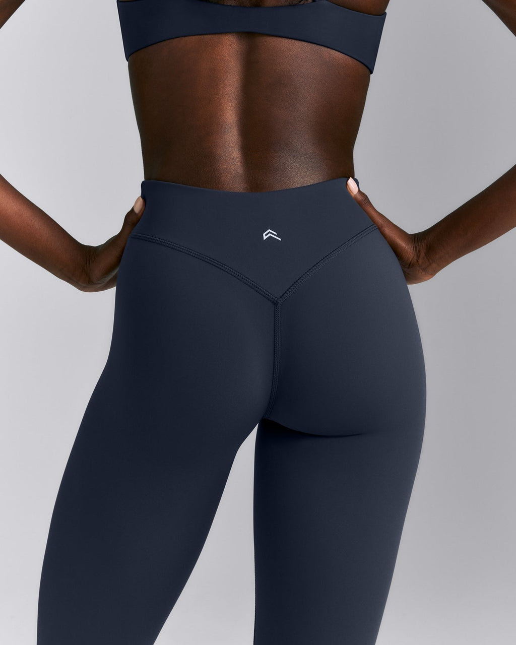 UnifiedMoveTM V Front Mid Rise Leggings | True Blue
