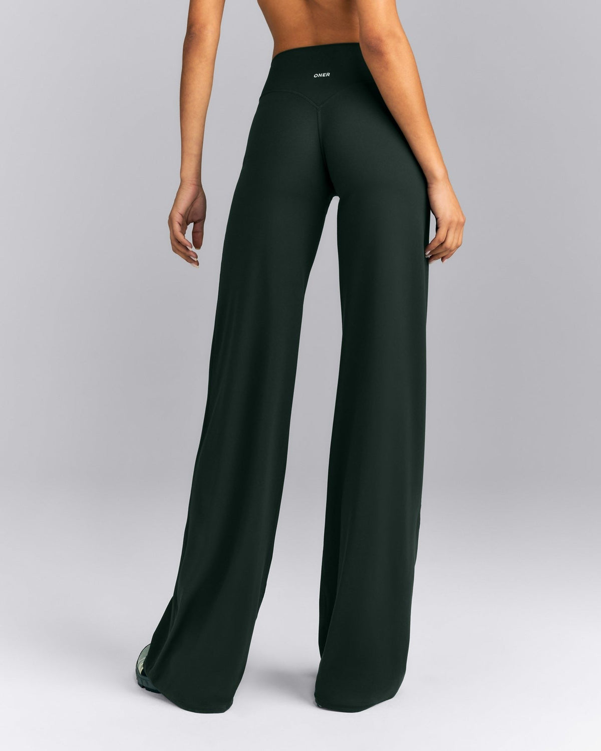 SoftMotionTM Straight Leg Pants | Emerald Noir