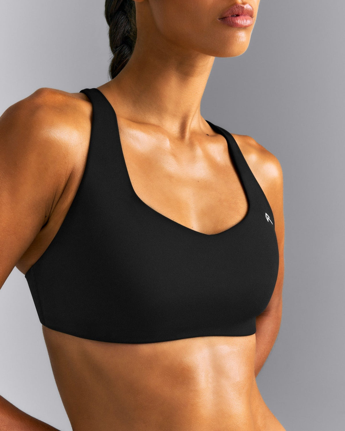 EasyLiftTM Cross Back Sports Bra | Black
