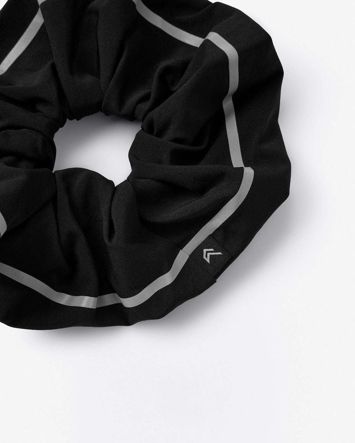 AirMoveTM Reflective Scrunchie | Black