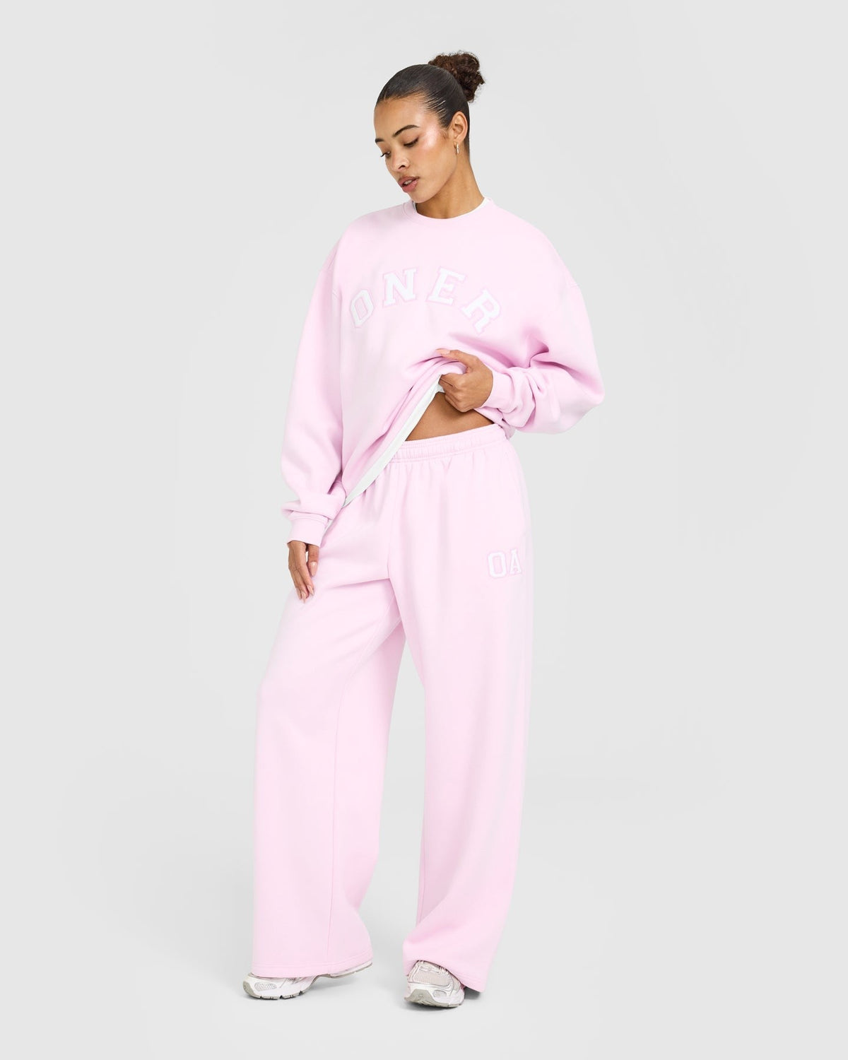 Foundations Oversized Oner Girlfriend Straight Leg Sweatpants | Chalk Pink