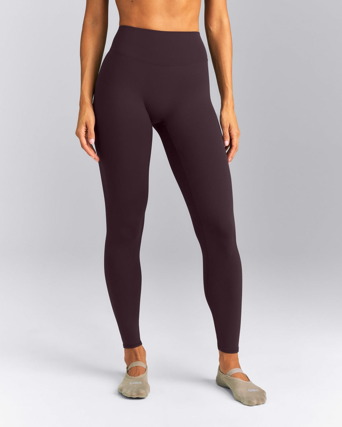SoftMotionTM High Waisted Leggings | Dark Umber Brown