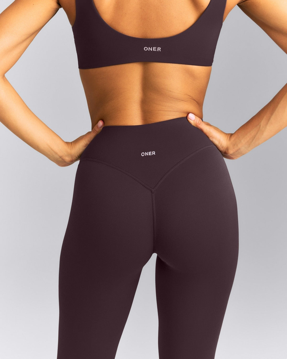 SoftMotionTM High Waisted Leggings | Dark Umber Brown