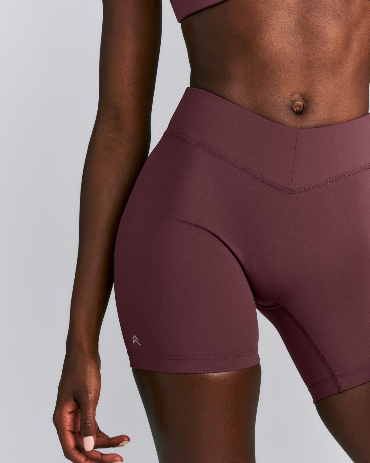 UnifiedMoveTM V Front Mid Rise Shorts 6" | Velvet Mocha