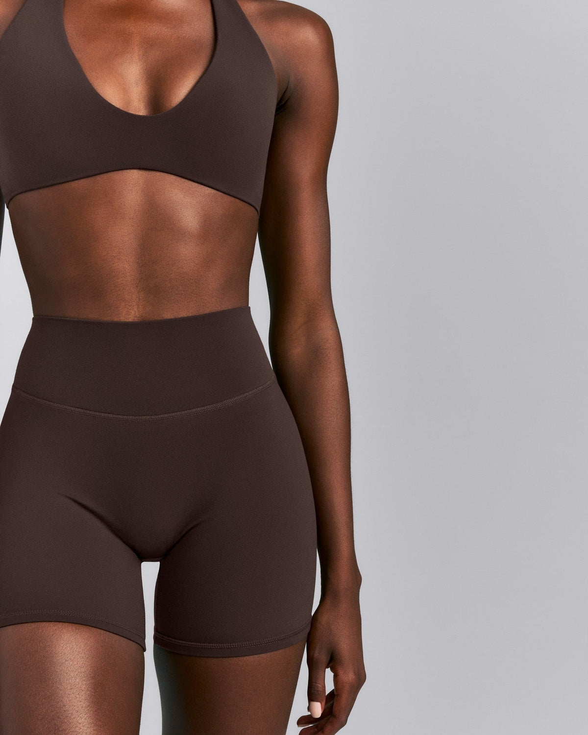 SoftMotionTM High Waisted Shorts 6" | 70% Cocoa