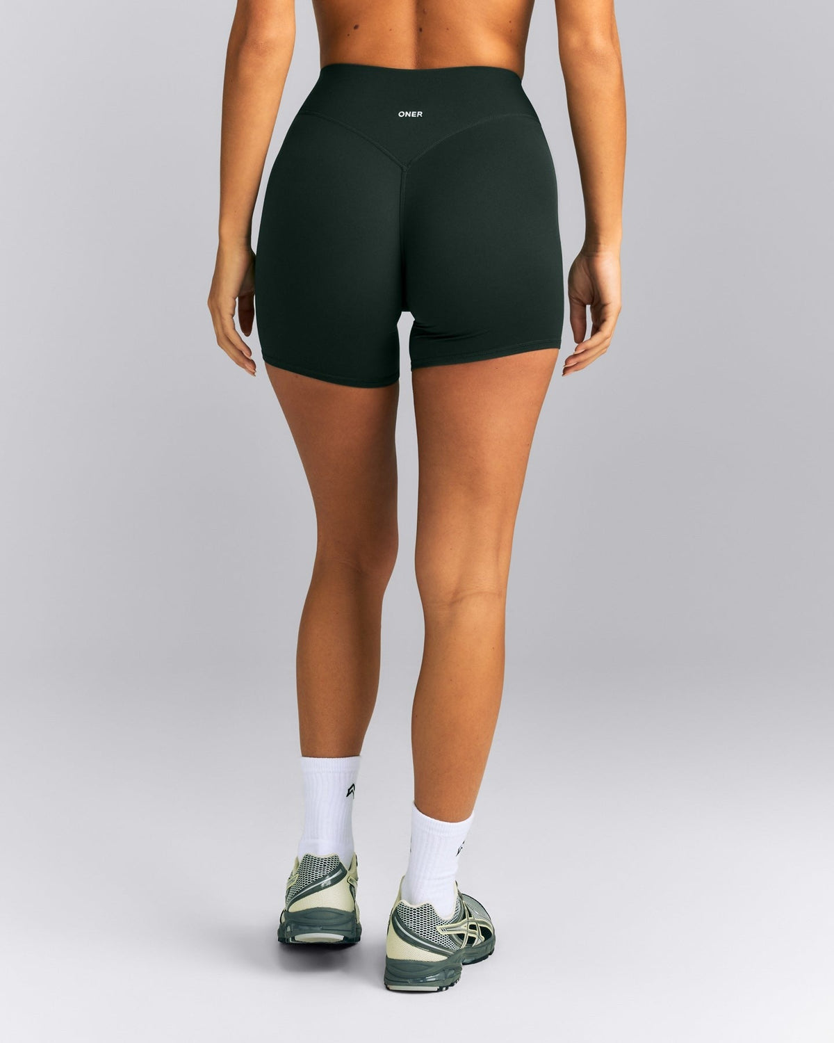 SoftMotionTM High Waisted Shorts 6" | Emerald Noir