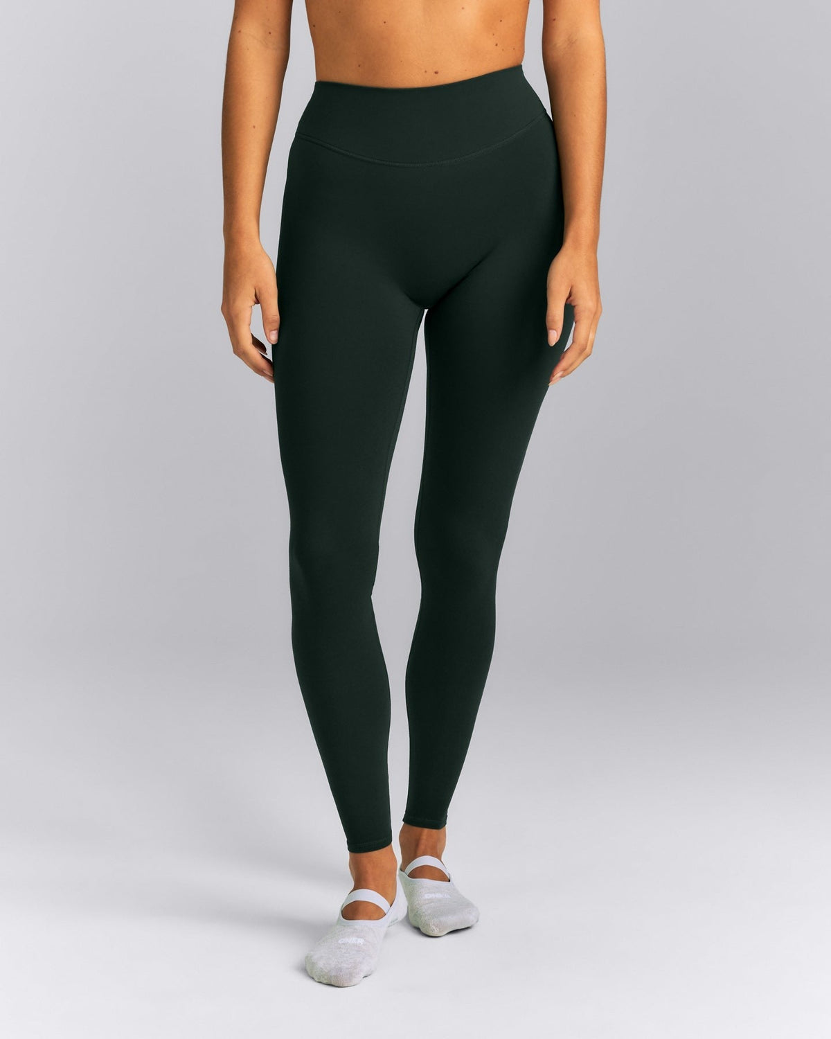 SoftMotionTM High Waisted Leggings | Emerald Noir