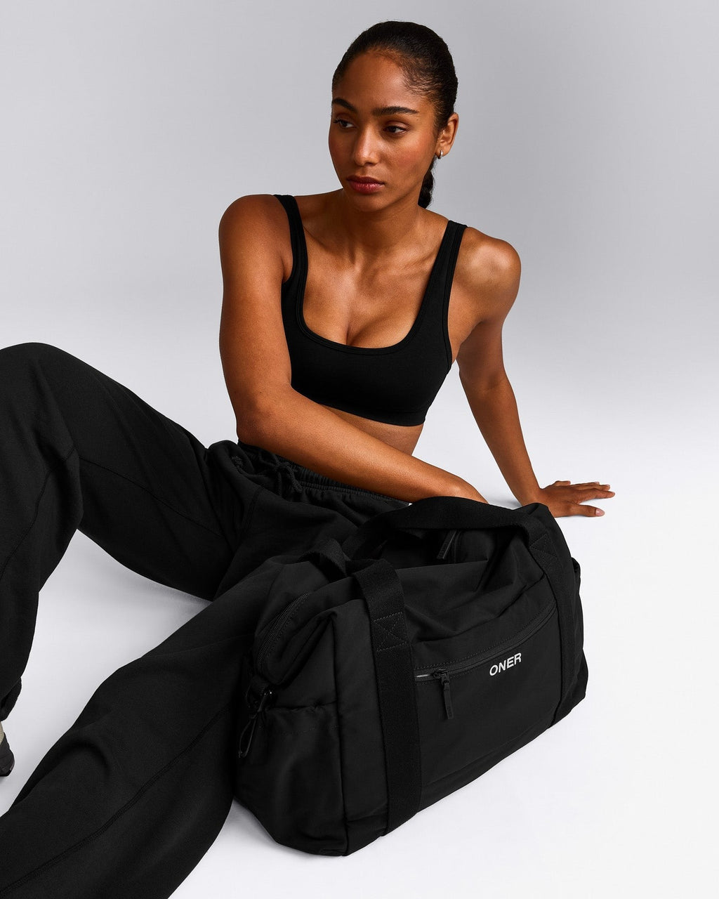 EffortlessLiftTM Square Neck Sports Bra | Black