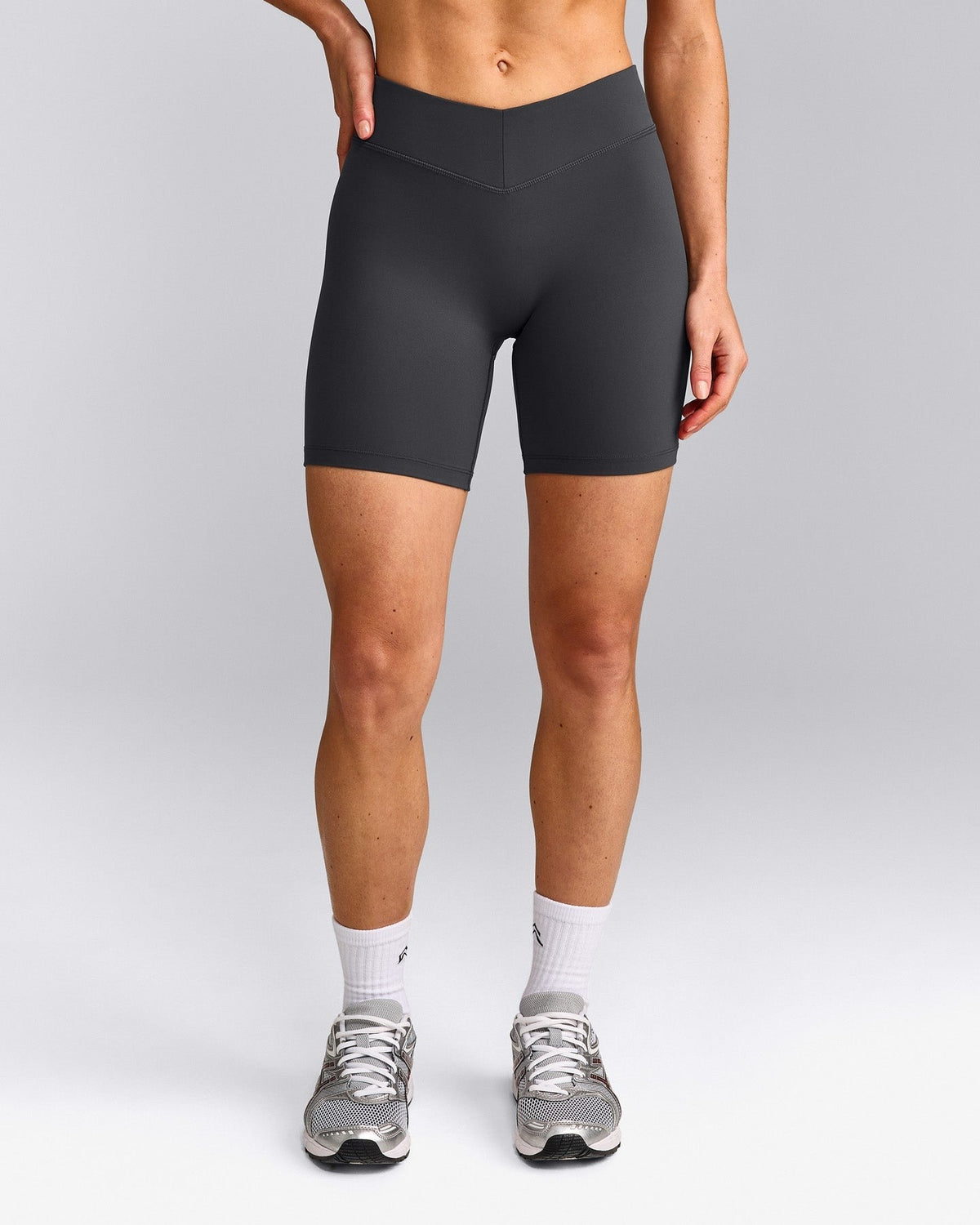 UnifiedMoveTM V Front Mid Rise Shorts 6" | Coal