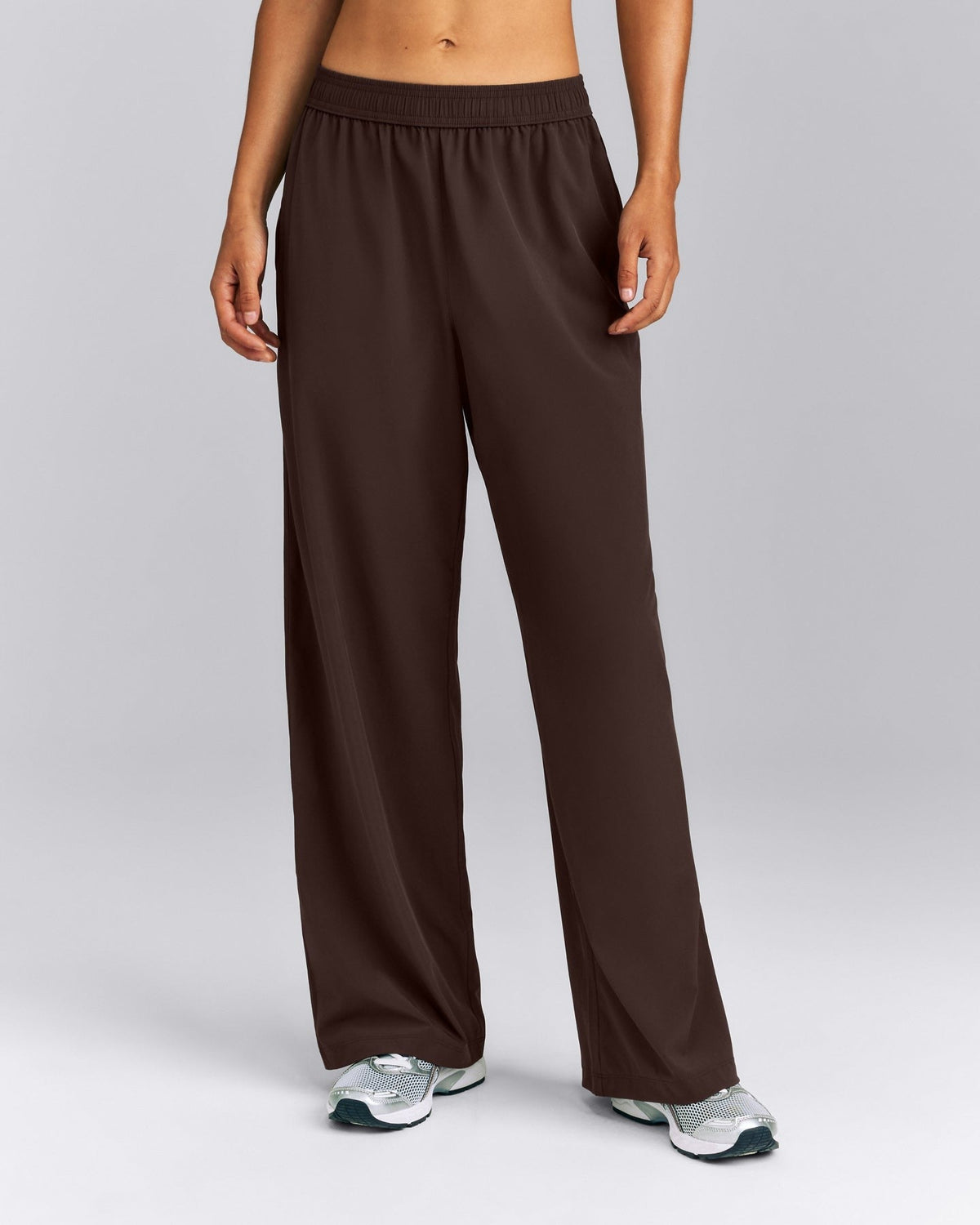 AirMoveTM Straight Leg Drawcord Pants | 70% Cocoa