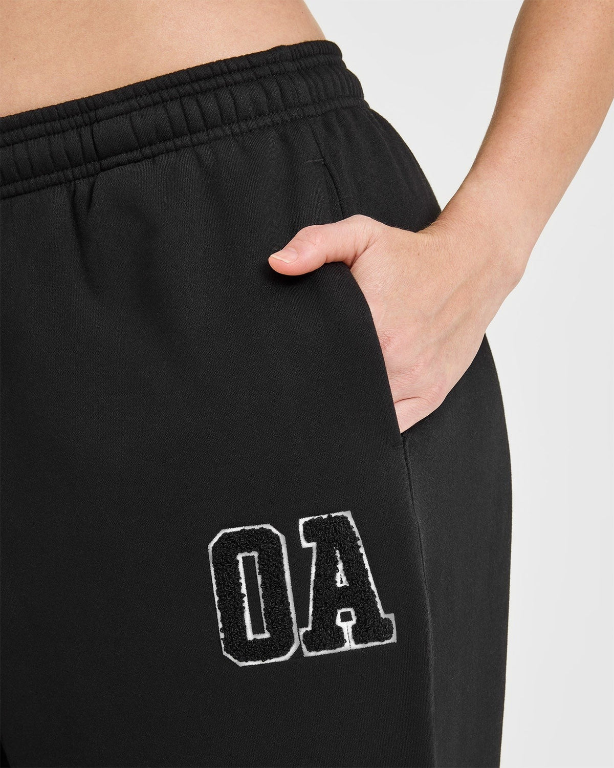 Foundations Oversized Oner 25 Sweatpants | Black