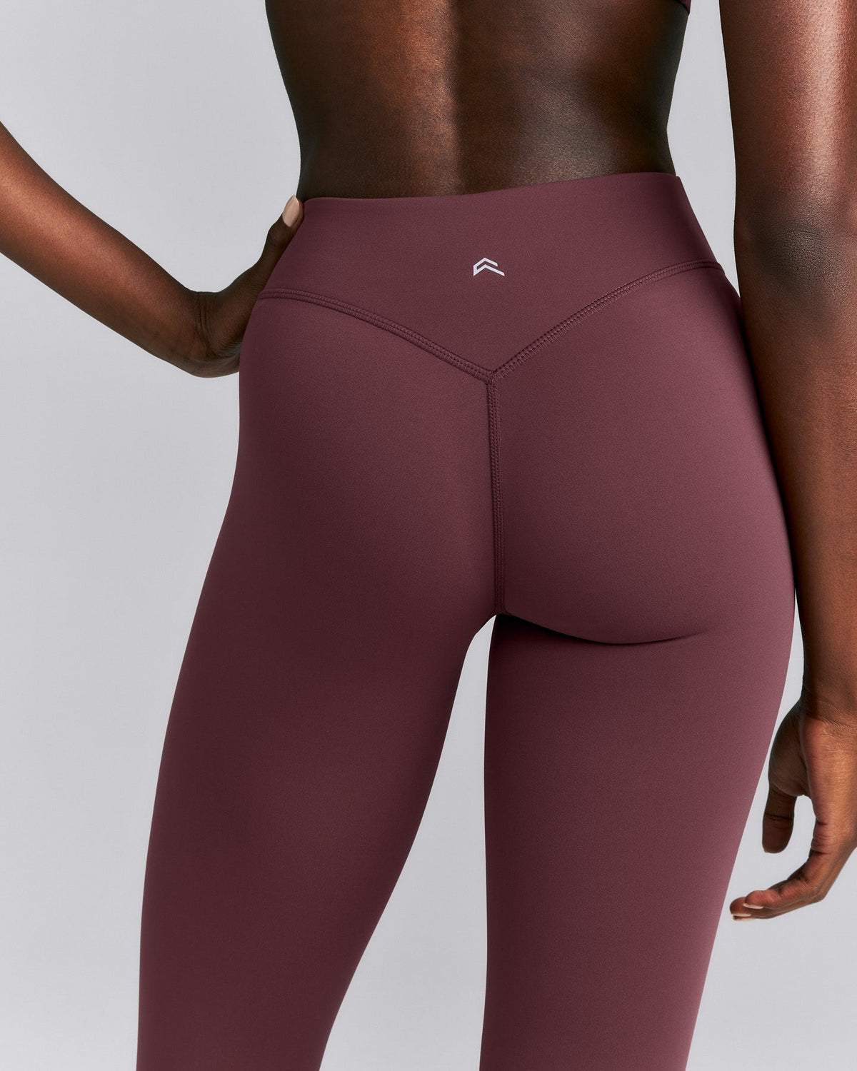 UnifiedMoveTM V Front Mid Rise Leggings | Velvet Mocha