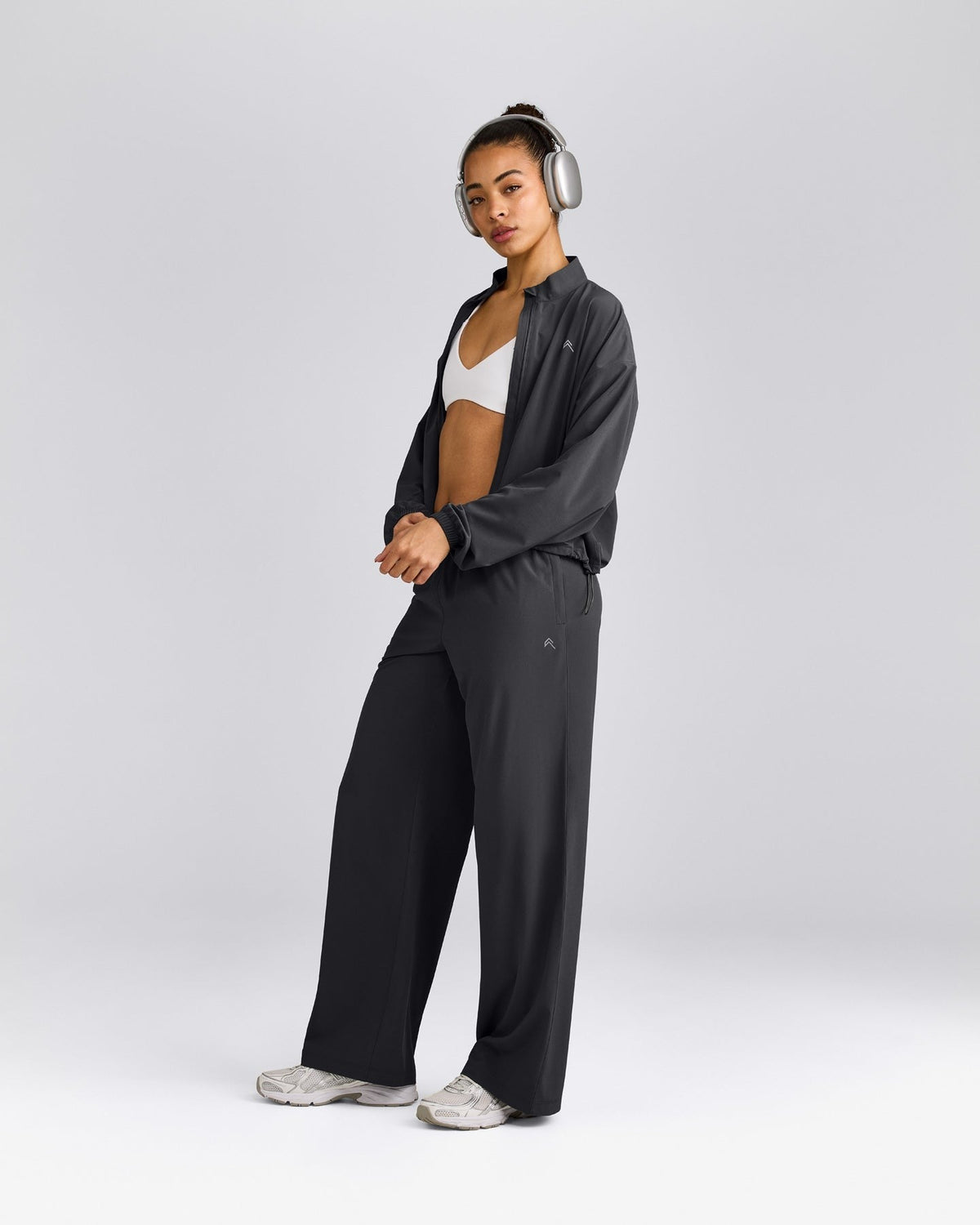 AirMoveTM Straight Leg Pants | Coal
