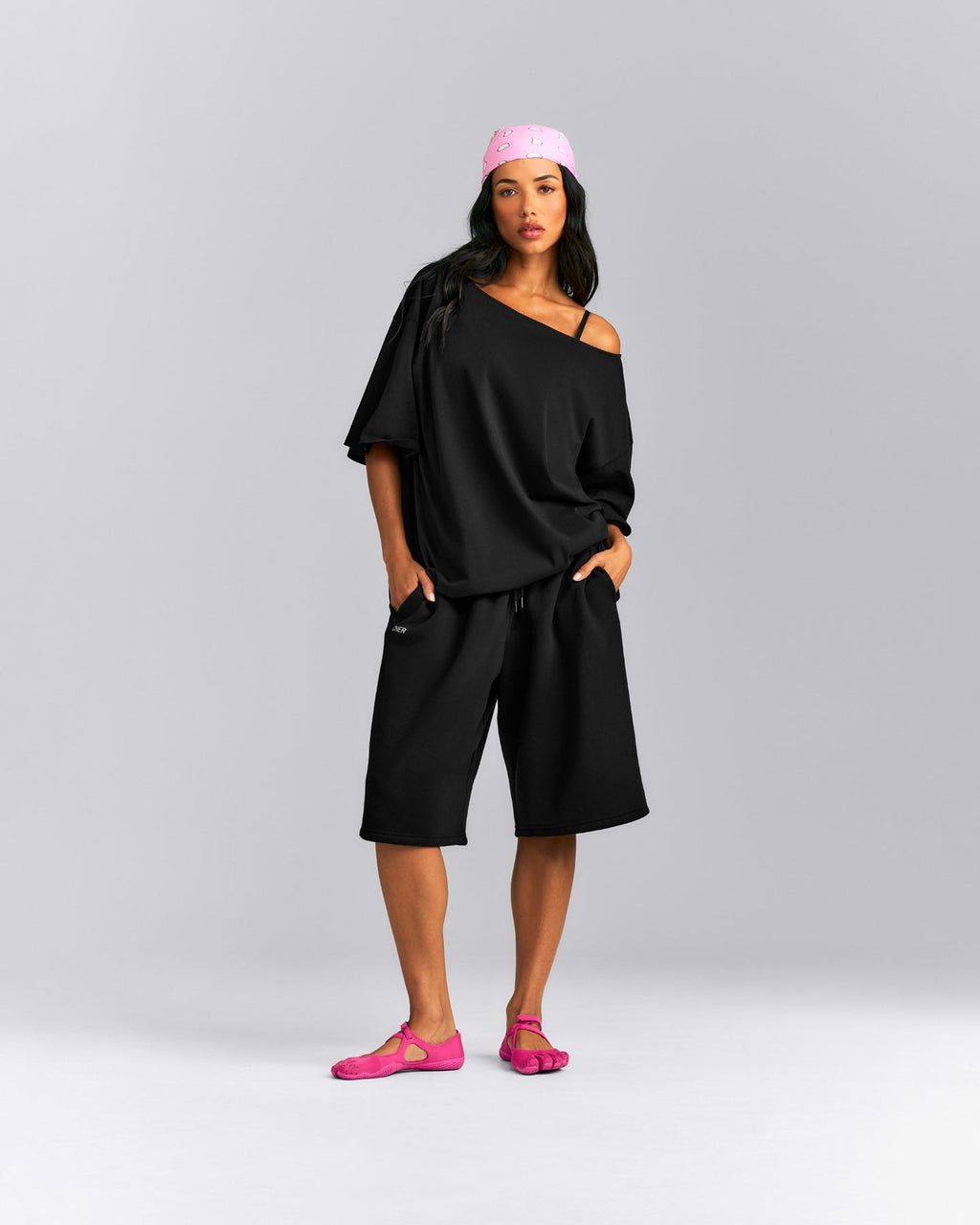Slouchy One Shoulder Tee | Black