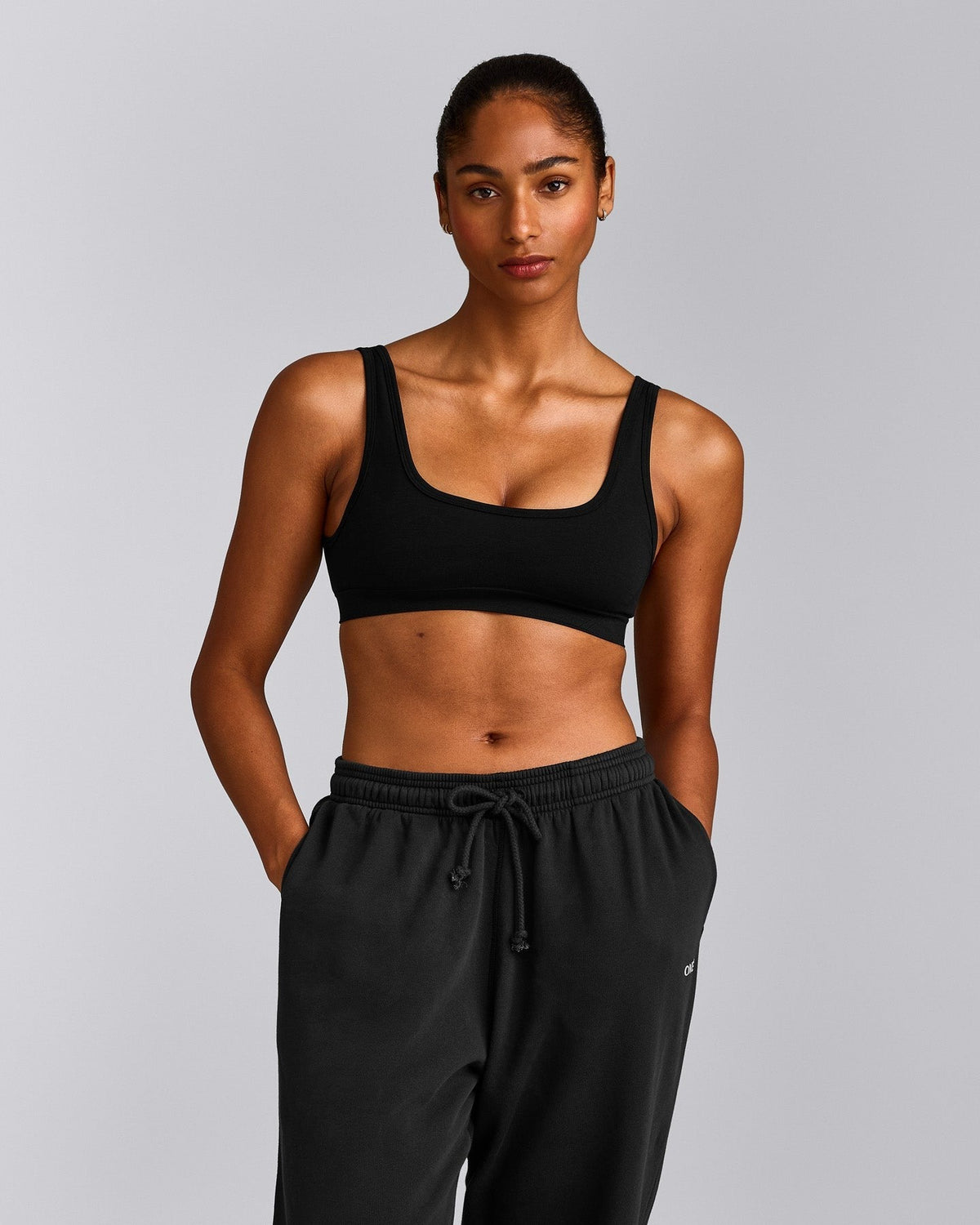 EffortlessLiftTM Square Neck Sports Bra | Black