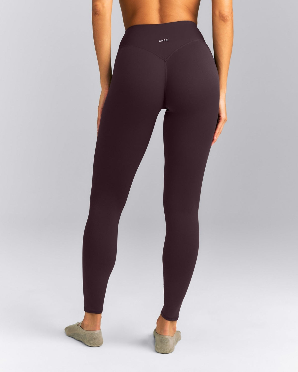 SoftMotionTM High Waisted Leggings | Dark Umber Brown