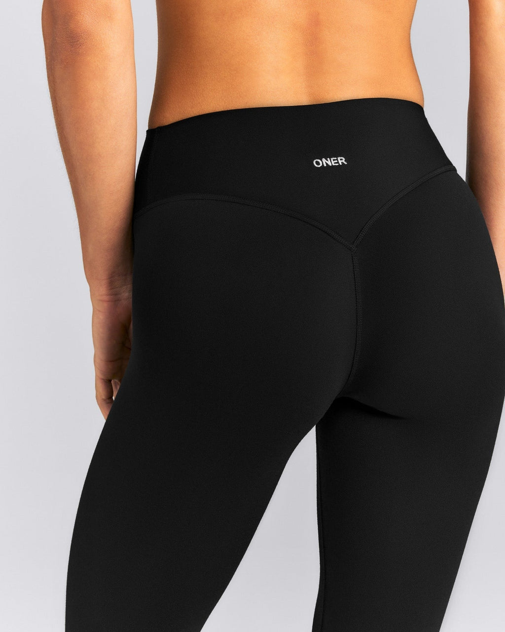 SoftMotionTM High Waisted Capri Leggings | Black