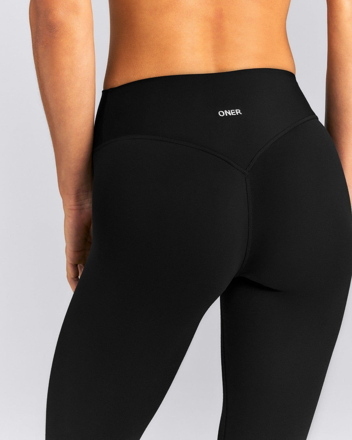 SoftMotionTM High Waisted Capri Leggings | Black