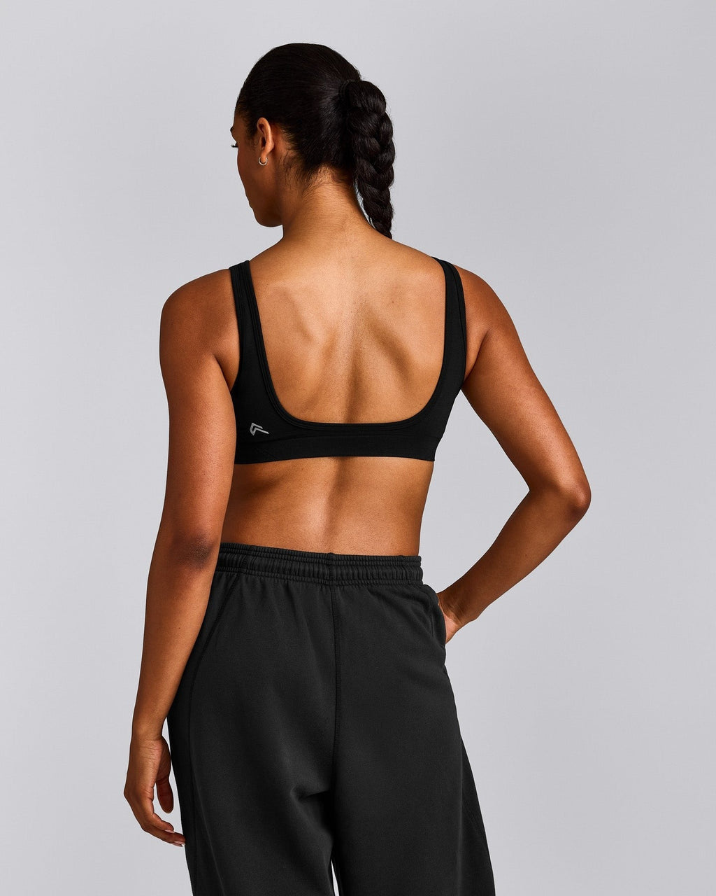 EffortlessLiftTM Square Neck Sports Bra | Black