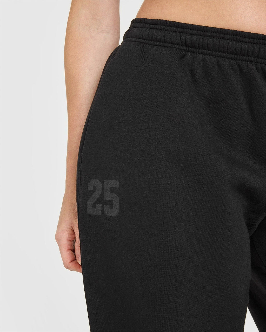 Foundations Oversized Oner 25 Sweatpants | Black