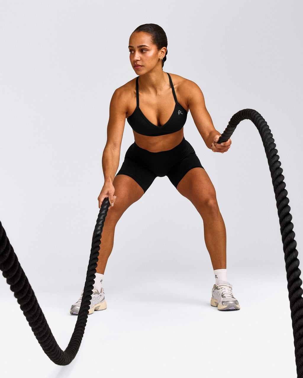 EnhanceLiftTM Seamless Strappy Sports Bra | Black