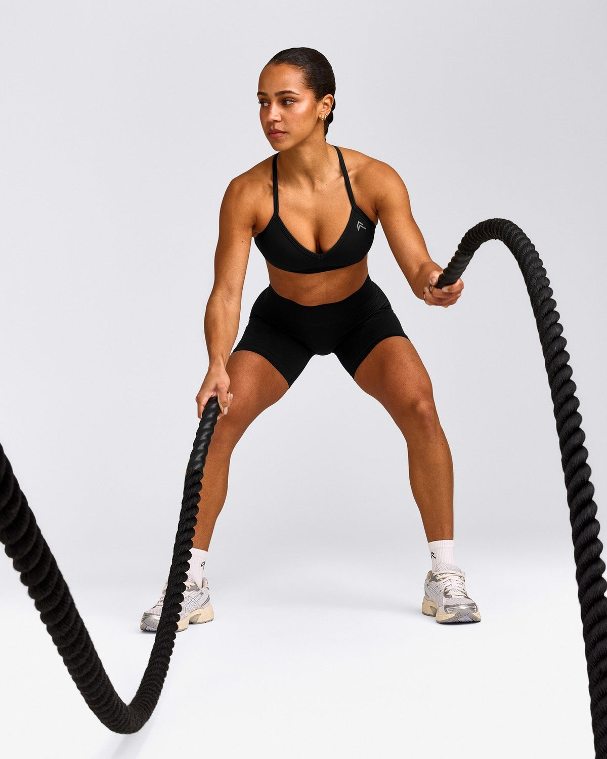 EnhanceLiftTM Seamless Strappy Sports Bra | Black