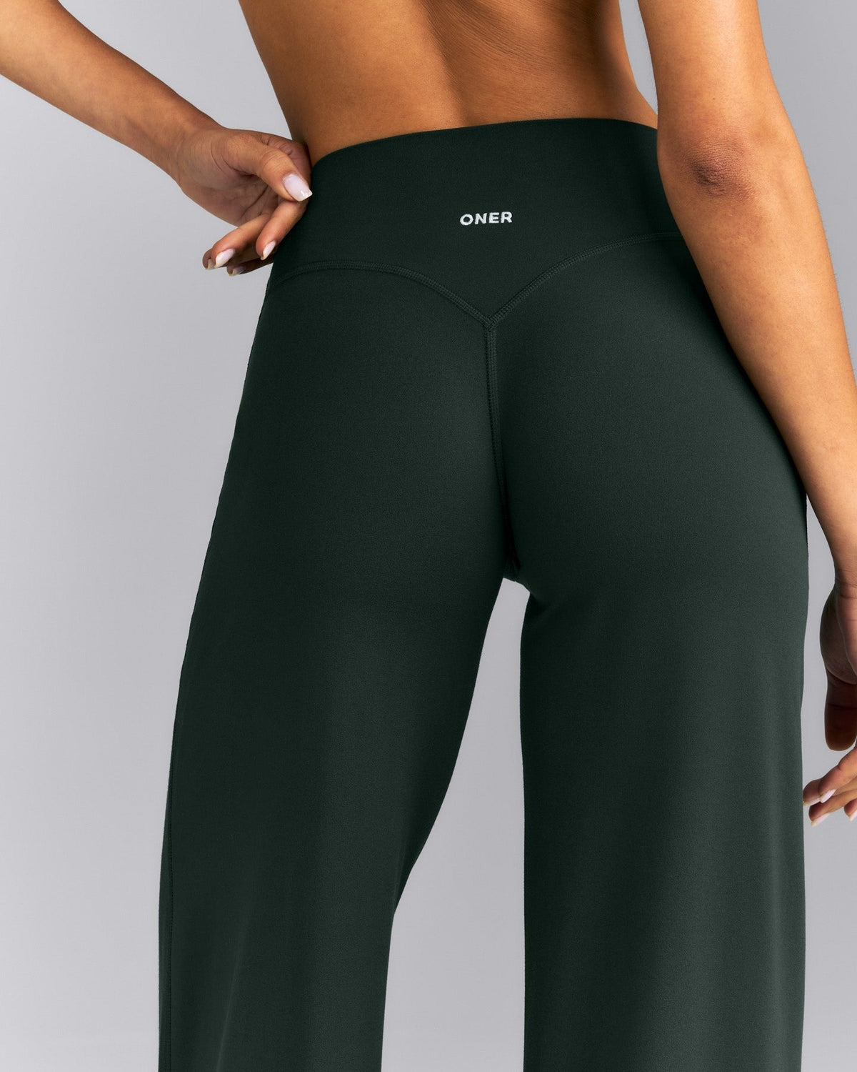 SoftMotionTM Straight Leg Pants | Emerald Noir