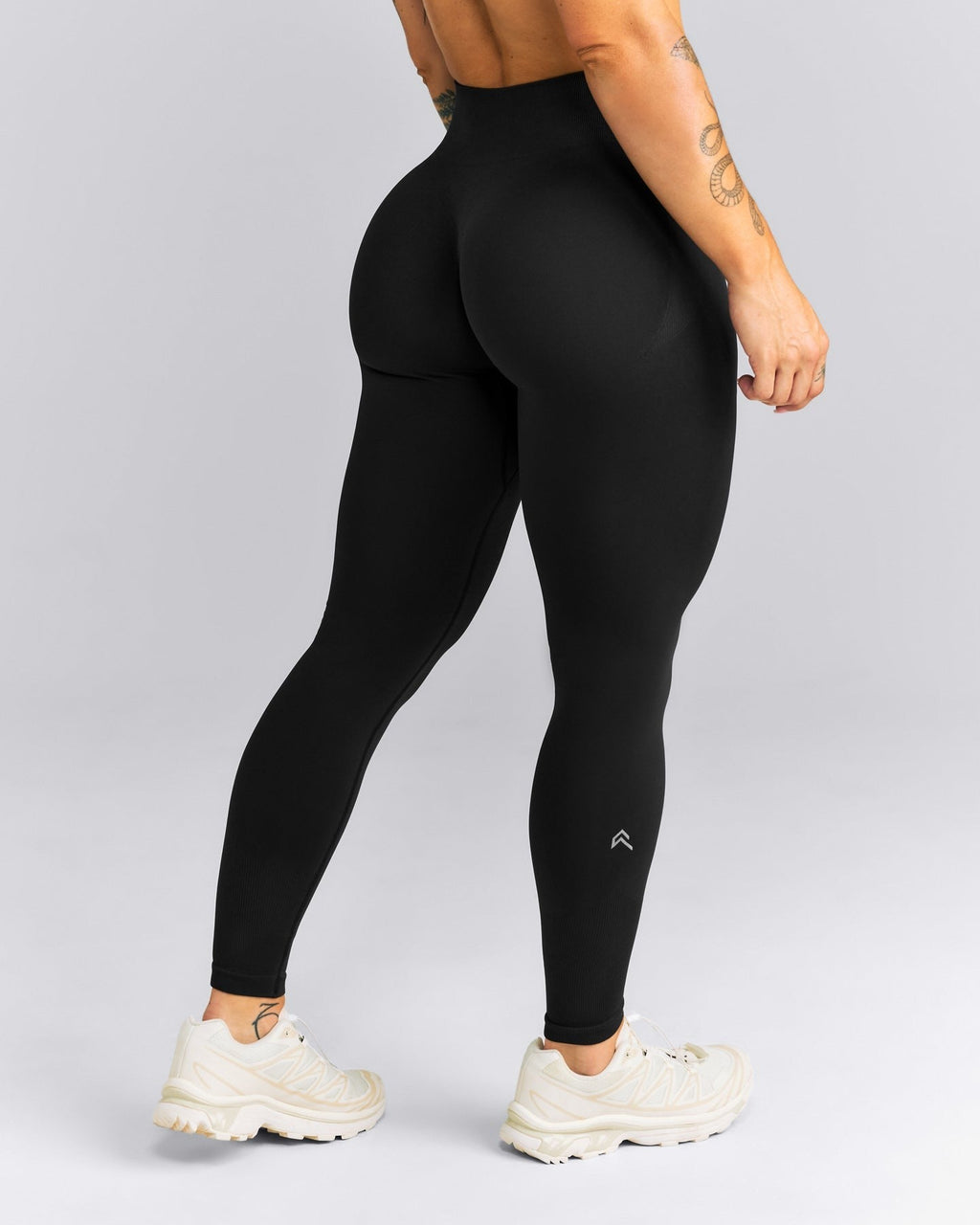 EnhanceLiftTM Seamless Mid Rise Leggings | Black