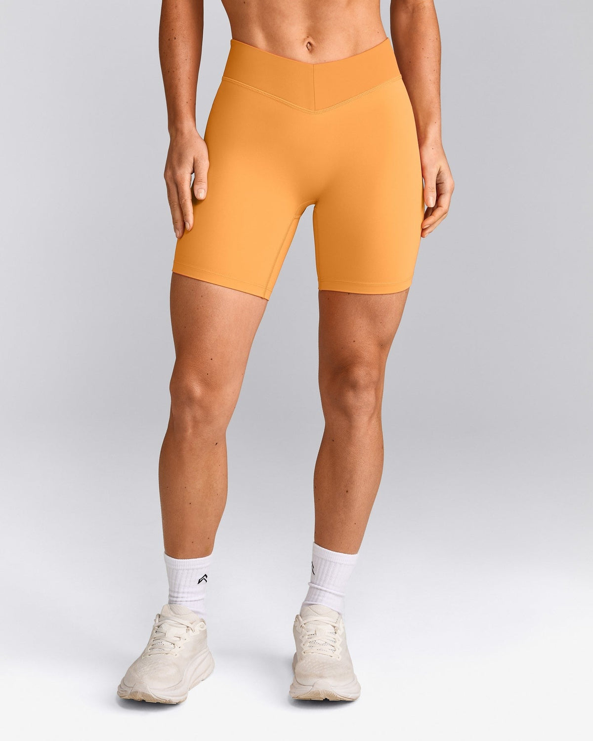 UnifiedMoveTM V Front Mid Rise Shorts 6" | Powdered Orange