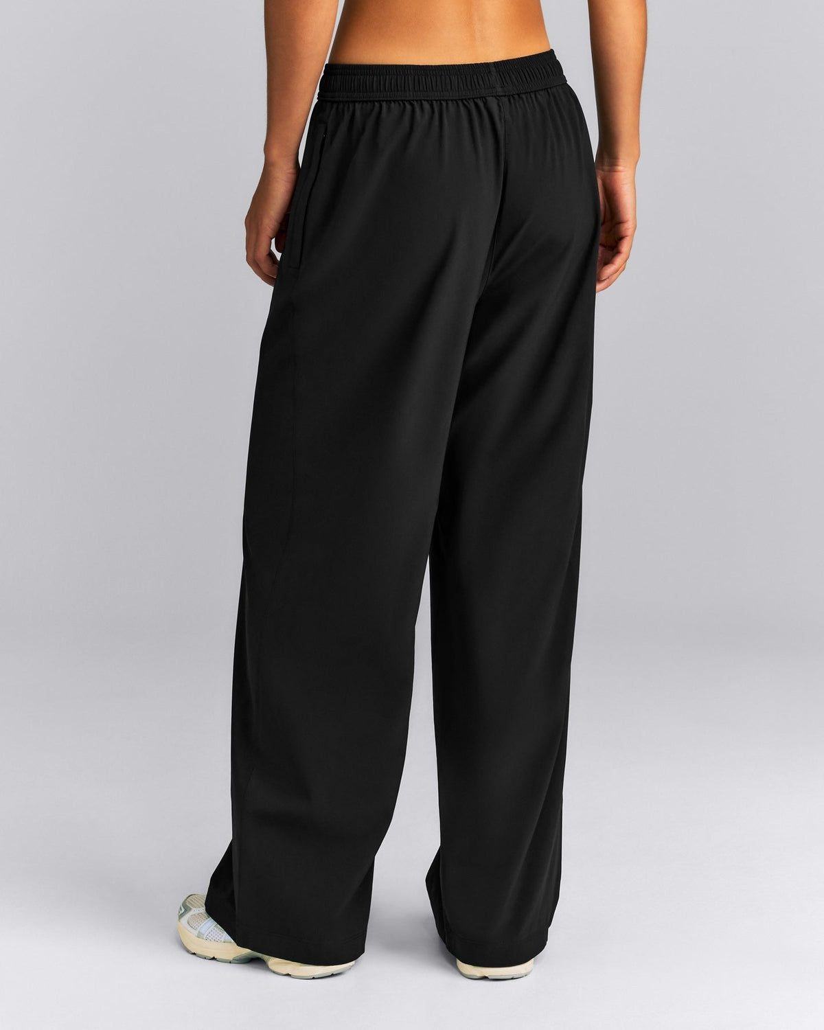 AirMoveTM Straight Leg Drawcord Pants | Black