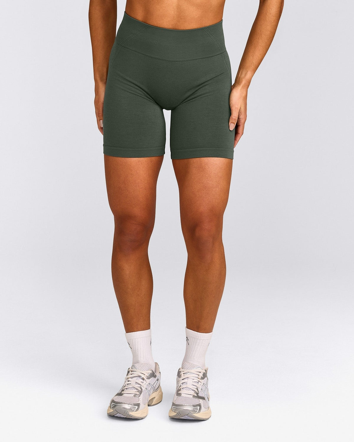 EffortlessLiftTM Seamless Mid Rise Shorts | Dark Khaki