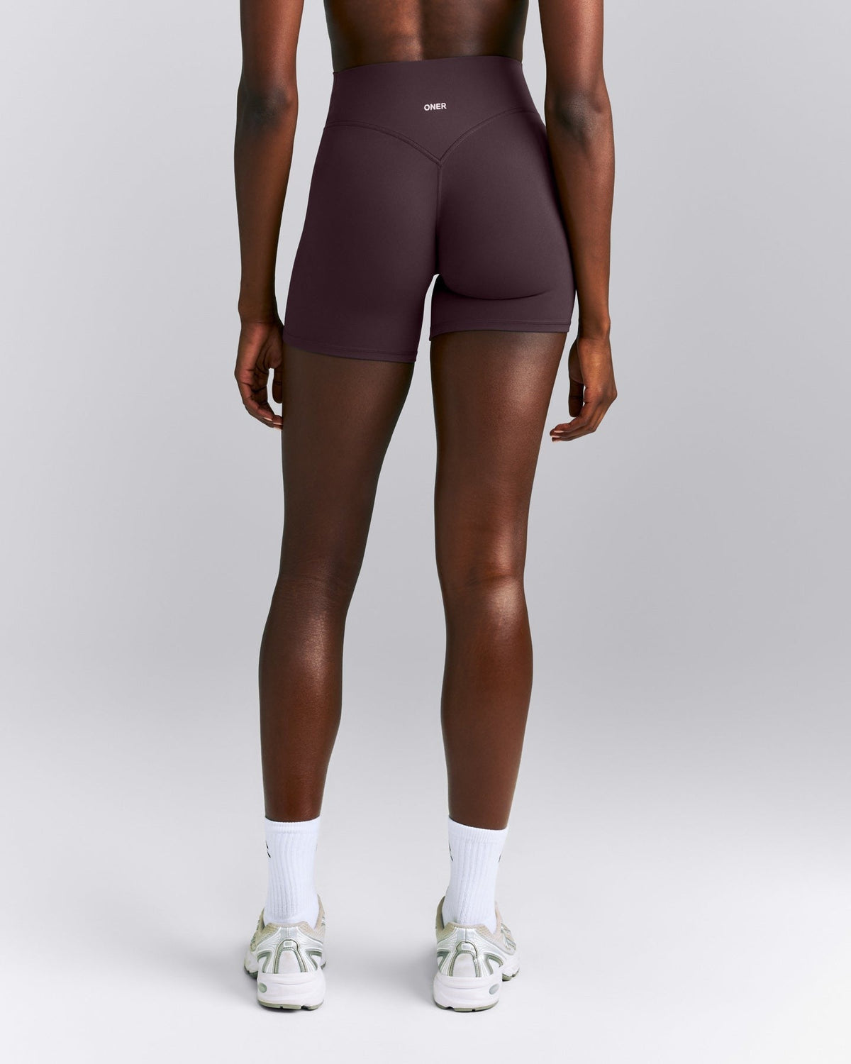 SoftMotionTM High Waisted Shorts 6" | Dark Umber Brown